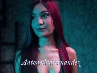 antonellaafernandez 1 chatte mouillée