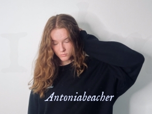 antoniabeacher 1 chatte mouillée