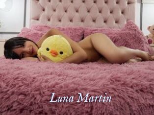 Luna_Martin