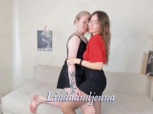 lindaandjenna 1 chatte mouillée