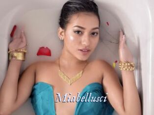 miabellusci 1 chatte mouillée